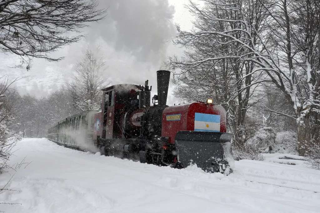 tren del fin del mundo invierno explore ushuaia.webp