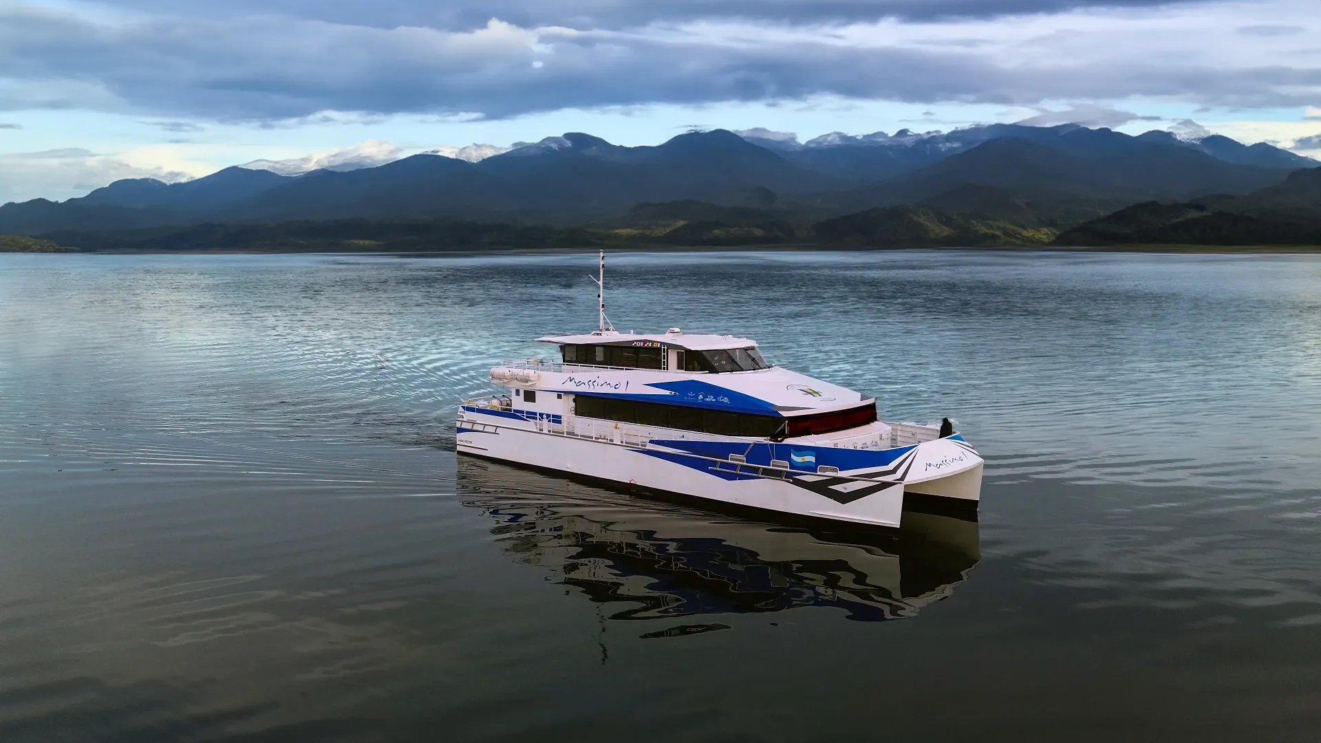Navegación Canal Beagle. Faro y Lobos – Catamarán  (Adulto mayor de 12 años, AM)